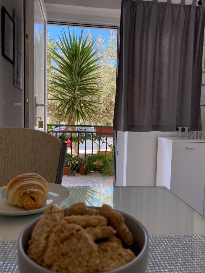 Apartment Sara โตรกีร์ ภายนอก รูปภาพ