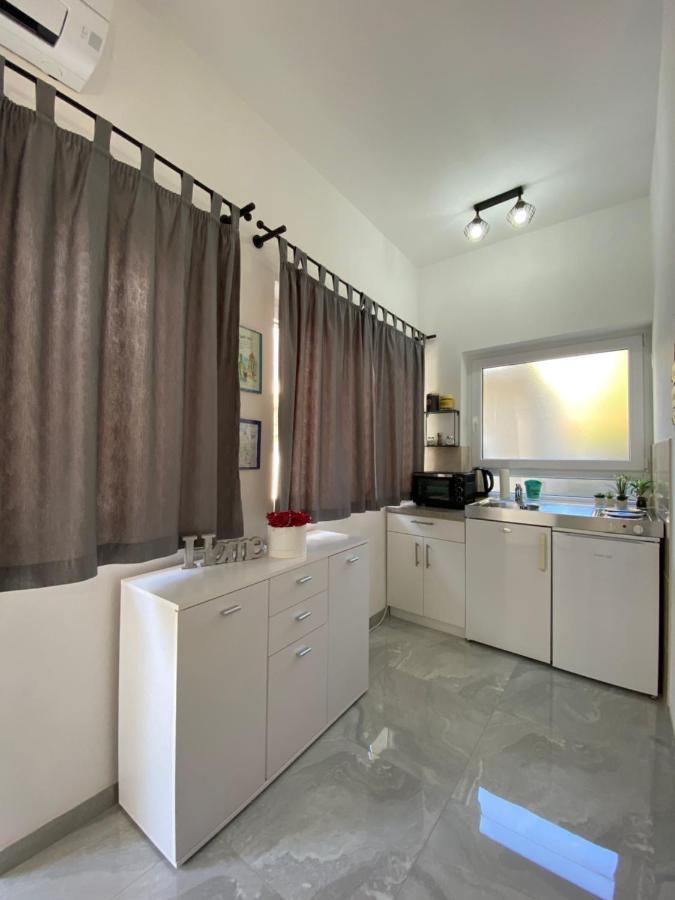 Apartment Sara โตรกีร์ ภายนอก รูปภาพ