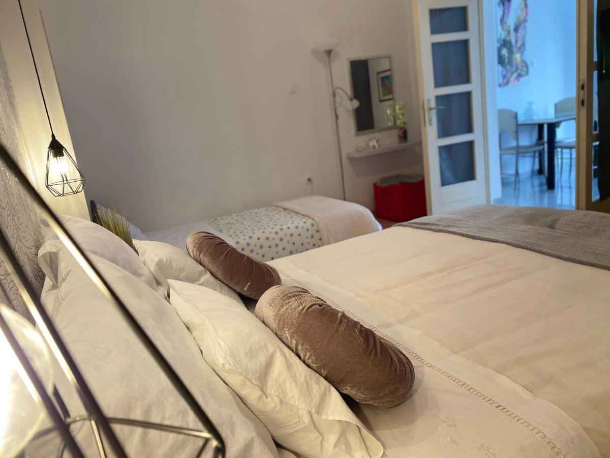 Apartment Sara โตรกีร์ ภายนอก รูปภาพ