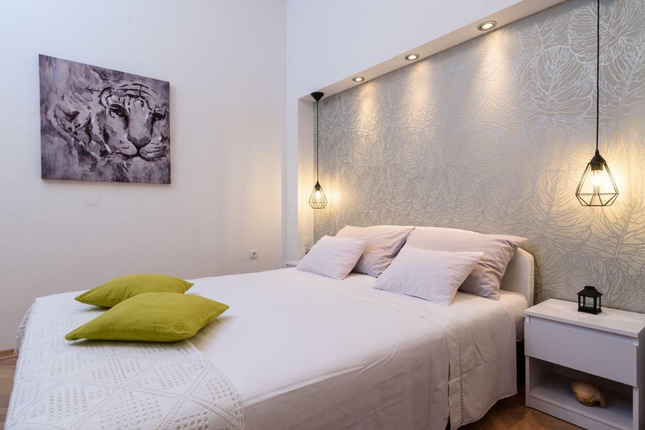 Apartment Sara โตรกีร์ ภายนอก รูปภาพ